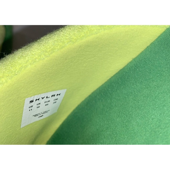 SKYLRK Justin Bieber Rest Tennis Slides Green Yellow Fuzzy Size 11 Mens - Picture 3 of 8